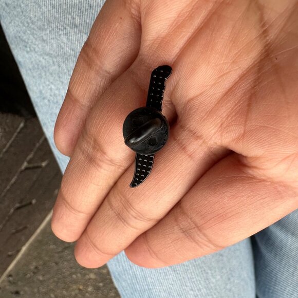 ☀️Punk Knife Design Brooch Pin Horror Halloween Style Comic PinS Black White NEW - Picture 3 of 6